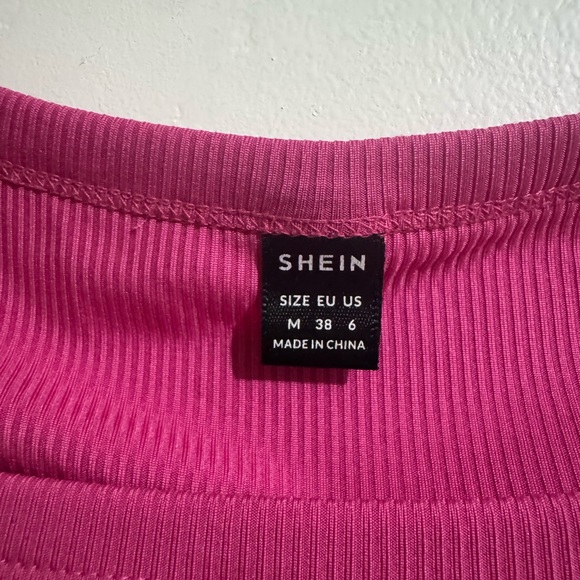 SHEIN Fuchsia Ribbed Crop Top - Picture 3 of 4